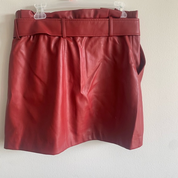 Zara mini skirt red leather (simili) large - Picture 4 of 7